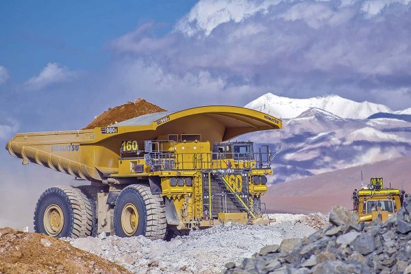 <p>Gremios mineros arremeten contra fallo que anula permiso de megaproyecto de Collahuasi: "El fantasma de la permisología sigue presente"</p>