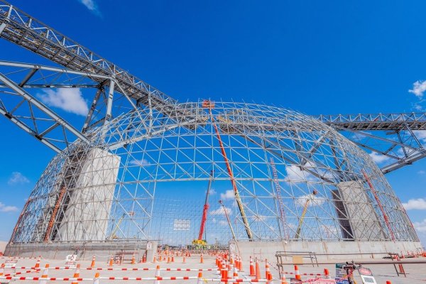 <p>Avanza construcción del domo de Nueva Centinela: estructura tiene 66 metros de altura y supera a la cúpula del Movistar Arena en Santiago</p>