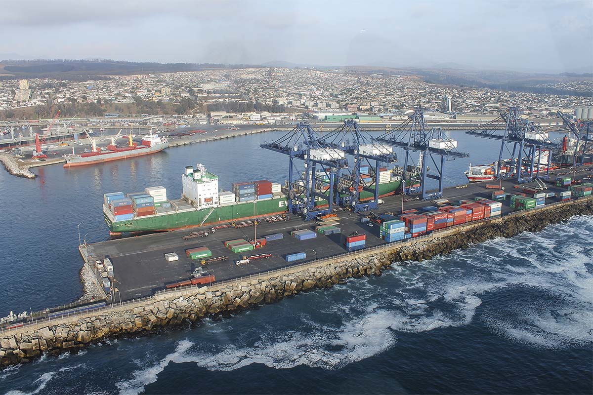 <p>Exministros y expertos cierran filas por Puerto San Antonio y advierten que postergarlo pondría a Chile “al límite”</p>