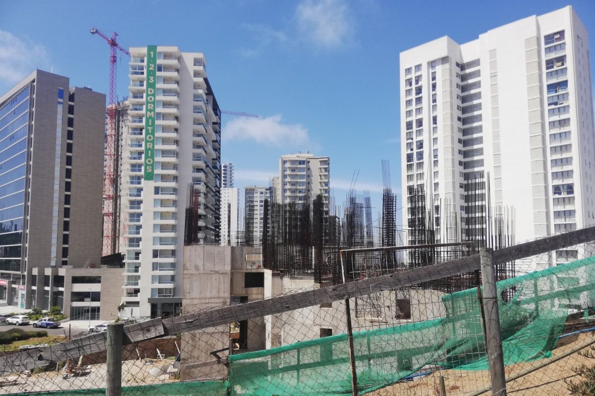 <p>Escala contienda por proyecto Alto Santorini en Reñaca: inmobiliaria presenta recurso de reposición a Dirección de Obras Municipales de Viña del Mar</p>