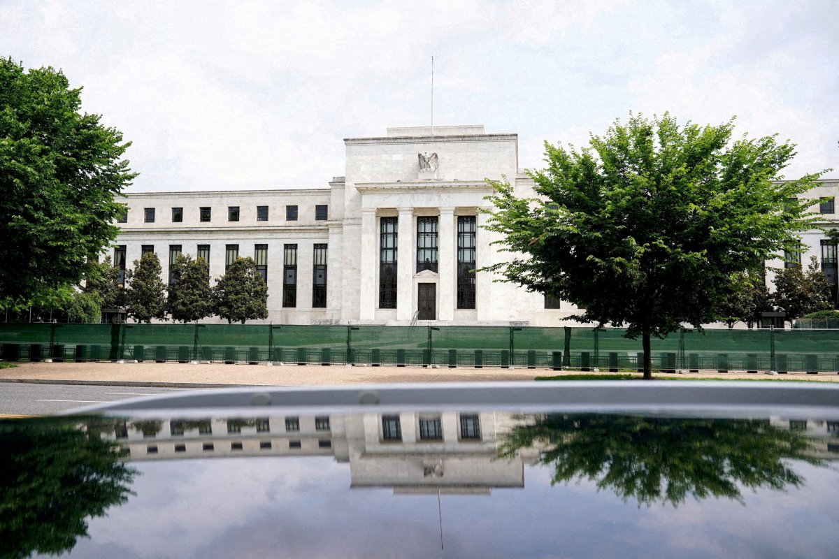 <p>Minutas Fed: funcionarios pidieron en abril que el banco central abandonara su sesgo de flexibilización monetaria</p>