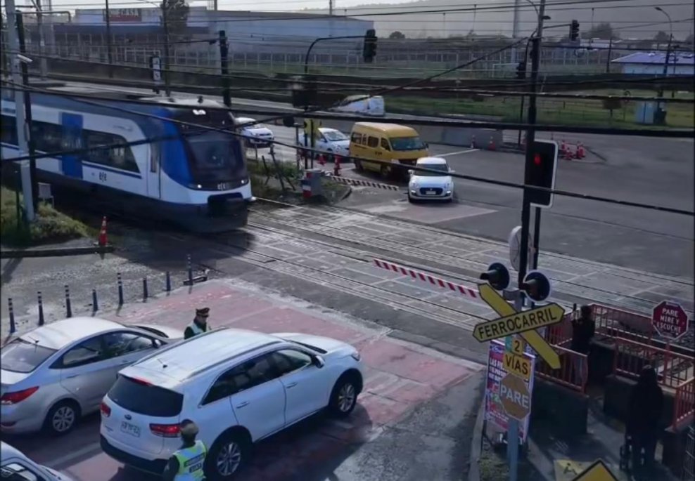 Gobierno Regional del Biobío descarta soterrar cruces ferroviarios de Línea 2, pero alcalde de San Pedro de la Paz insiste en que debe ser prioridad
