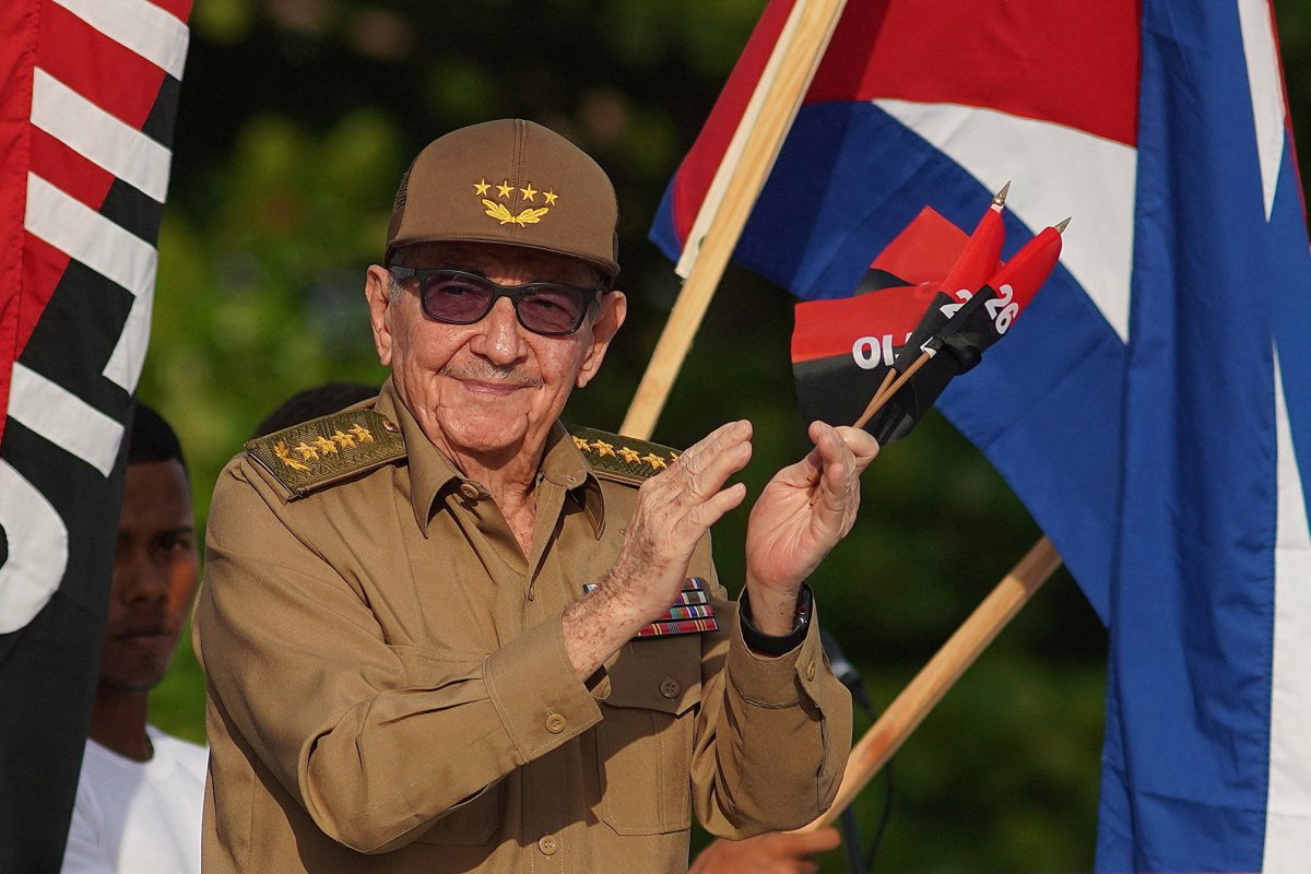 <p>EEUU acusa formalmente al expresidente cubano Raúl Castro y escala presión contra La Habana</p>