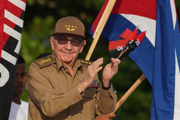 <p>EEUU acusa formalmente al expresidente cubano Raúl Castro y escala presión contra La Habana</p>