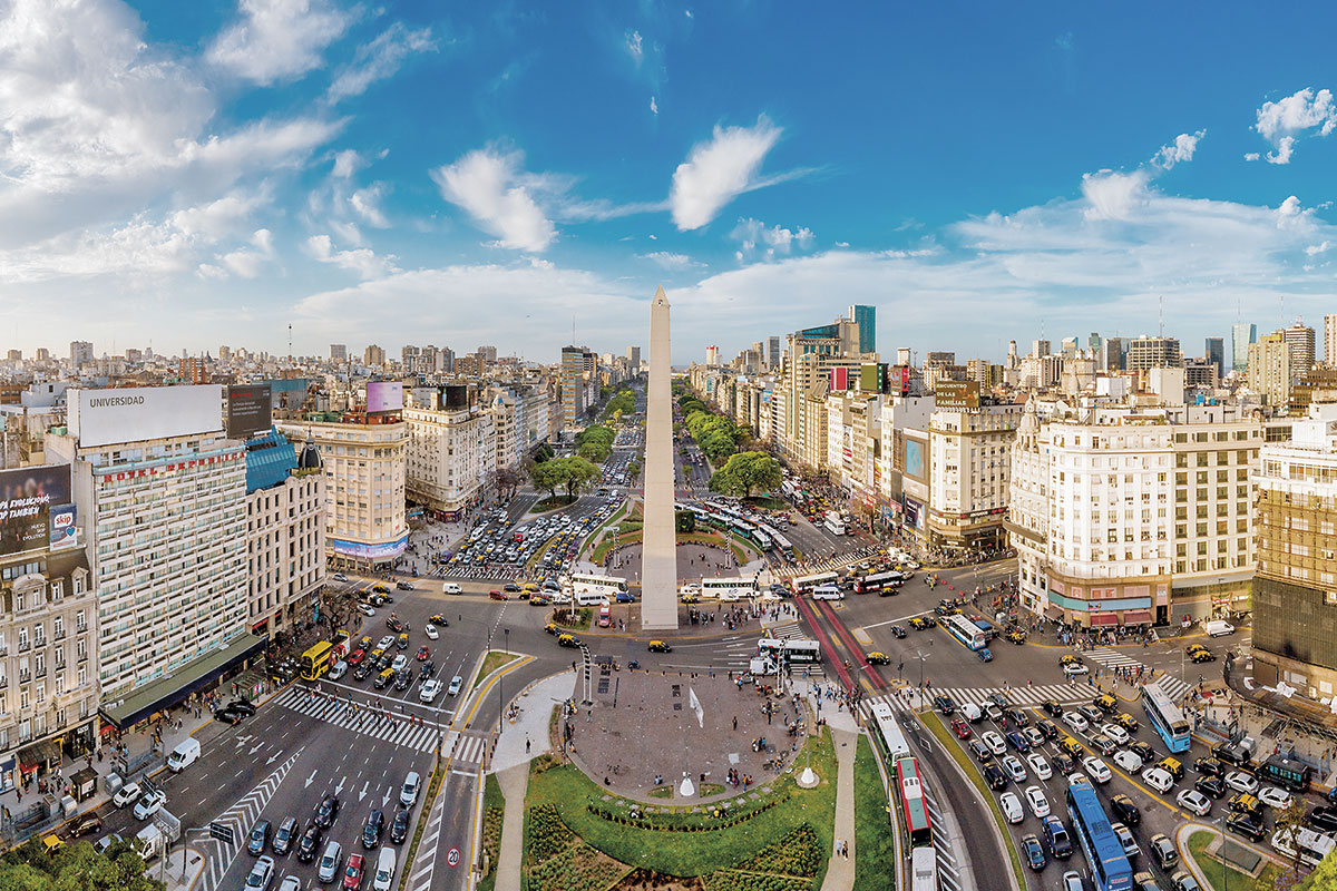 <p>Mercado de capitales de Argentina gana profundidad de la mano de Javier Milei: banca tradicional vuelve a prestar y crece la bolsa</p>
