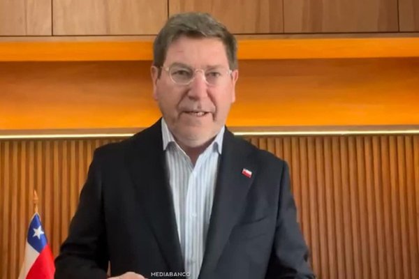 <p>Ahora en DF | Biministro Mas califica de "inaceptable" sobreestimación en producción de Codelco: "No es un error menor, es otra falla grave"</p>