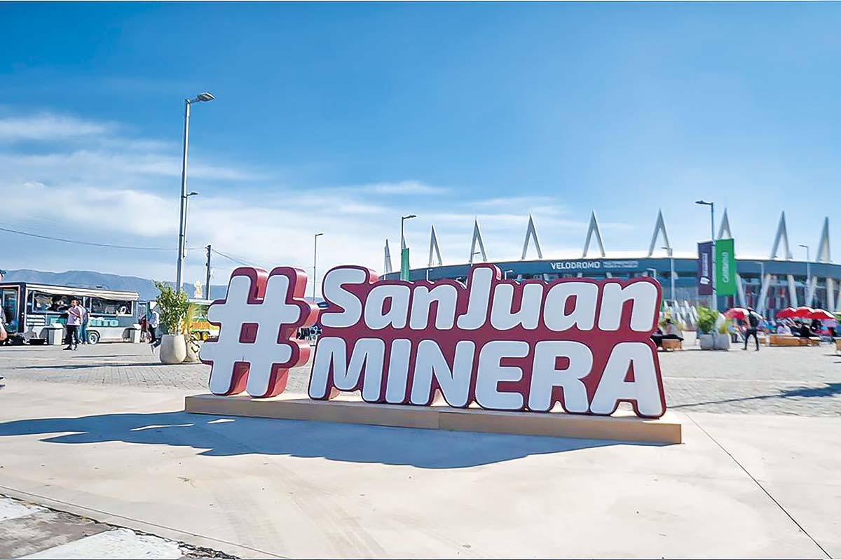 <p>Todos quieren el cobre de San Juan: Coquimbo y Atacama disputan por convertirse en puerta de salida para la provincia minera estrella de argentina</p>