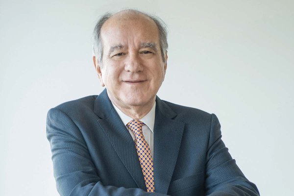 Diego Peralta, el abogado de las grandes operaciones que llega a la primera línea jurídica de la CMF