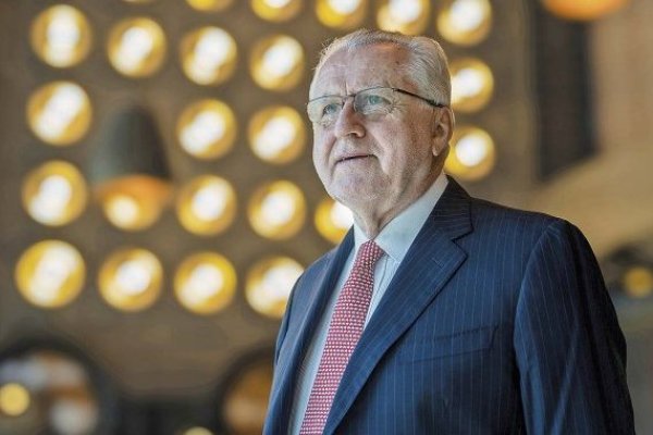 <p>"Partir es morir un poco": Citando a poeta francés, Máximo Pacheco dice adiós a Codelco en su último día como presidente de la estatal</p>