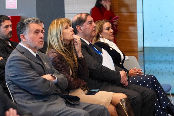 <p>Hugo Briones, subsecretario de Energía; Ximena Rincón, ministra de Energía, Juan Carlos Olmedo, presidente del Consejo Directivo del Coordinador Eléctrico; y Bernardita Espinoza, consejera del organismo.</p>