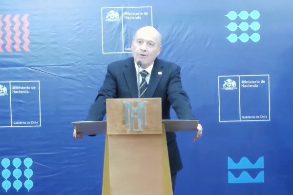 <p>Ahora en DF | Ministro Quiroz presenta el Informe Finanzas Públicas</p>