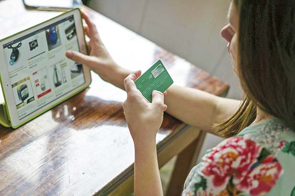 <p>“IVA digital” hace caer compras informales en un 39% durante el primer trimestre del año</p>