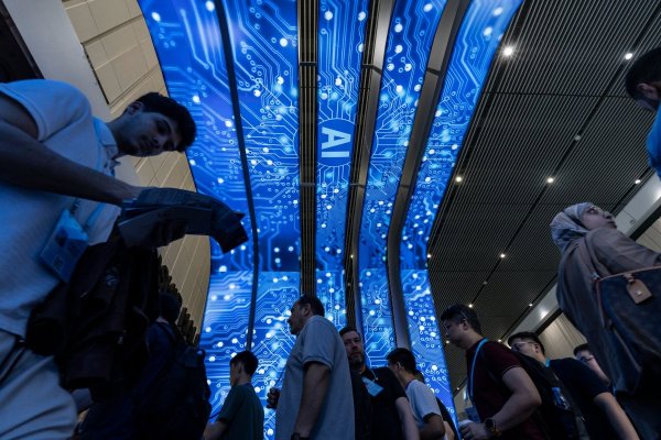 <p>Beijing intensifica sus esfuerzos para proteger tecnologías estratégicas y reducir la ventaja de EEUU. (Foto: Bloomberg)</p>