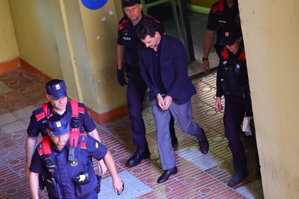 <p>Jonathan Andic, heredero de Mango, renuncia en medio de la investigación sobre la caída mortal de su padre</p>
