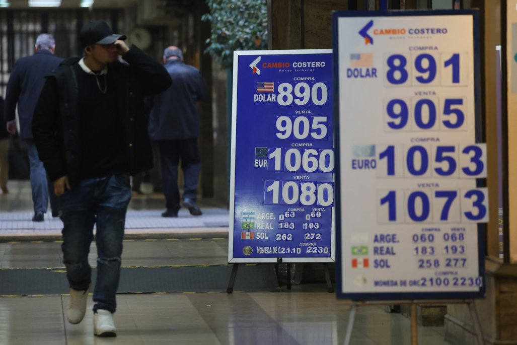 Dólar abre con leve caída mientras el Brent pierde los US$ 100 tras borrador de acuerdo entre Irán y EEUU