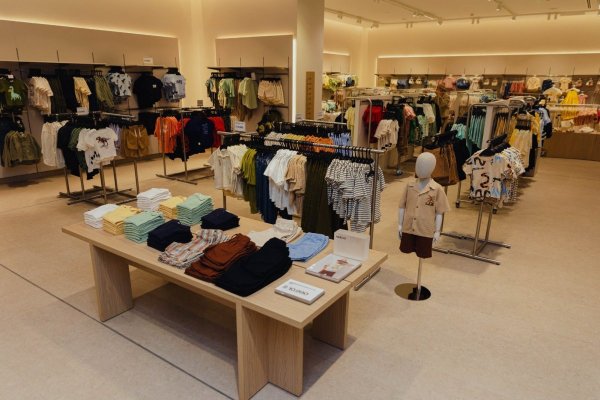 <p>H&M apuesta por canal móvil en Chile y lanza aplicación propia justo para el Cyber</p>