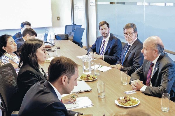 <p>Los representantes de Hacienda han sostenido reuniones con el organismo presidido por Paula Benavides.</p>
