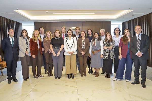 <p>Mujeres Empresarias y Diario Financiero definen a las ganadoras del Premio Ejecutiva del Año 2026</p>