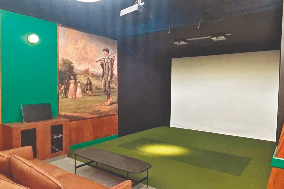 <p>Con tragos y sin membresía: así es el “anti club” de golf que aterriza en Isidora Goyenechea</p>