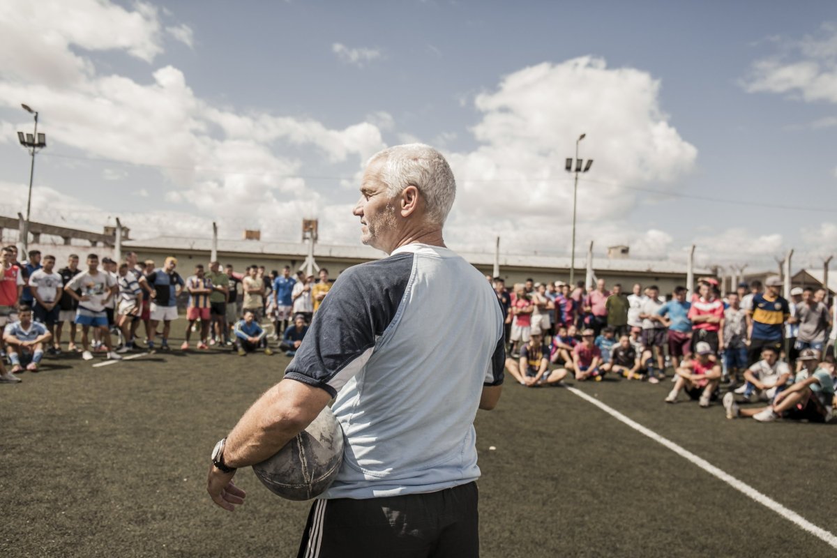 <p>El abogado que llevó el rugby a las cárceles y bajó la reincidencia del 75% al 5%</p>
