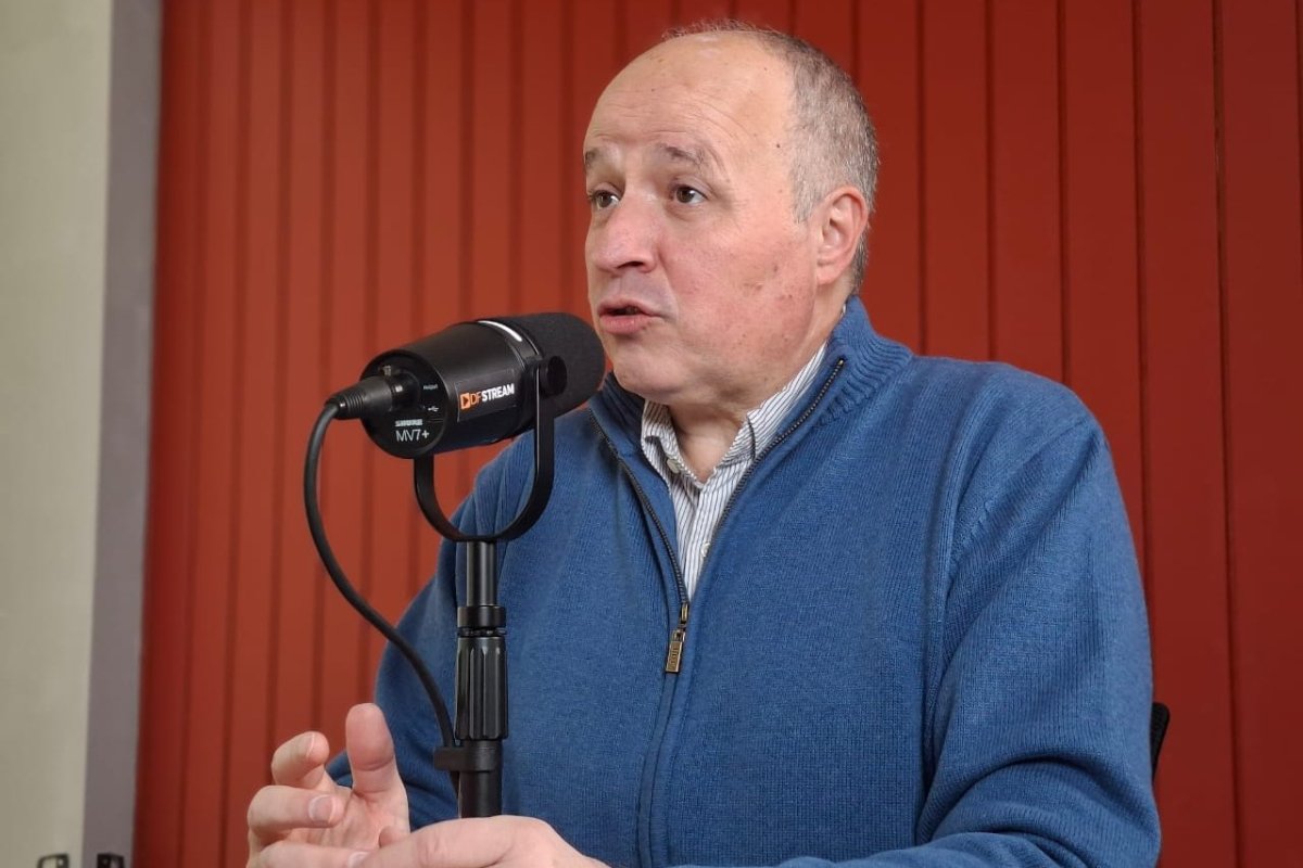 <p>Jorge Insunza (PPD): “La reforma de pensiones mantiene el sistema y por eso otorga estabilidad; es la estabilidad de una renuncia"</p>