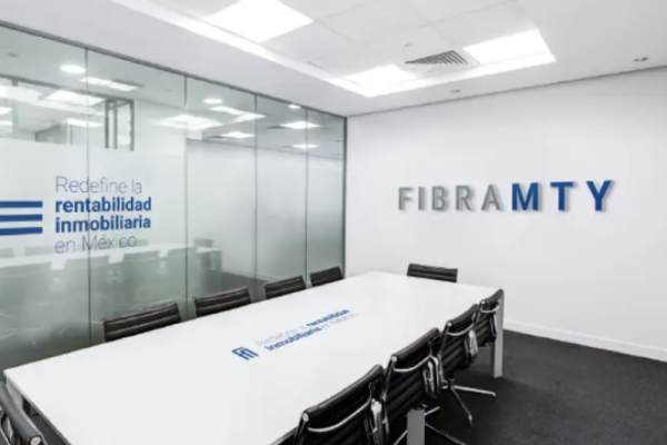 Mexicana Fibra Mty cierra adquisición de Fibra Macquarie y sus acciones caen 2,5%