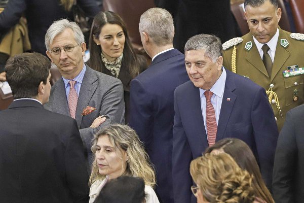 <p>El biministro del Interior y Segegob, Claudio Alvarado, fue uno de los protagonistas de la jornada. Foto: Julio Castro.</p>