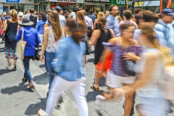 Tasa de desocupación extranjera acusa fuerte reducción en el trimestre concluido en abril