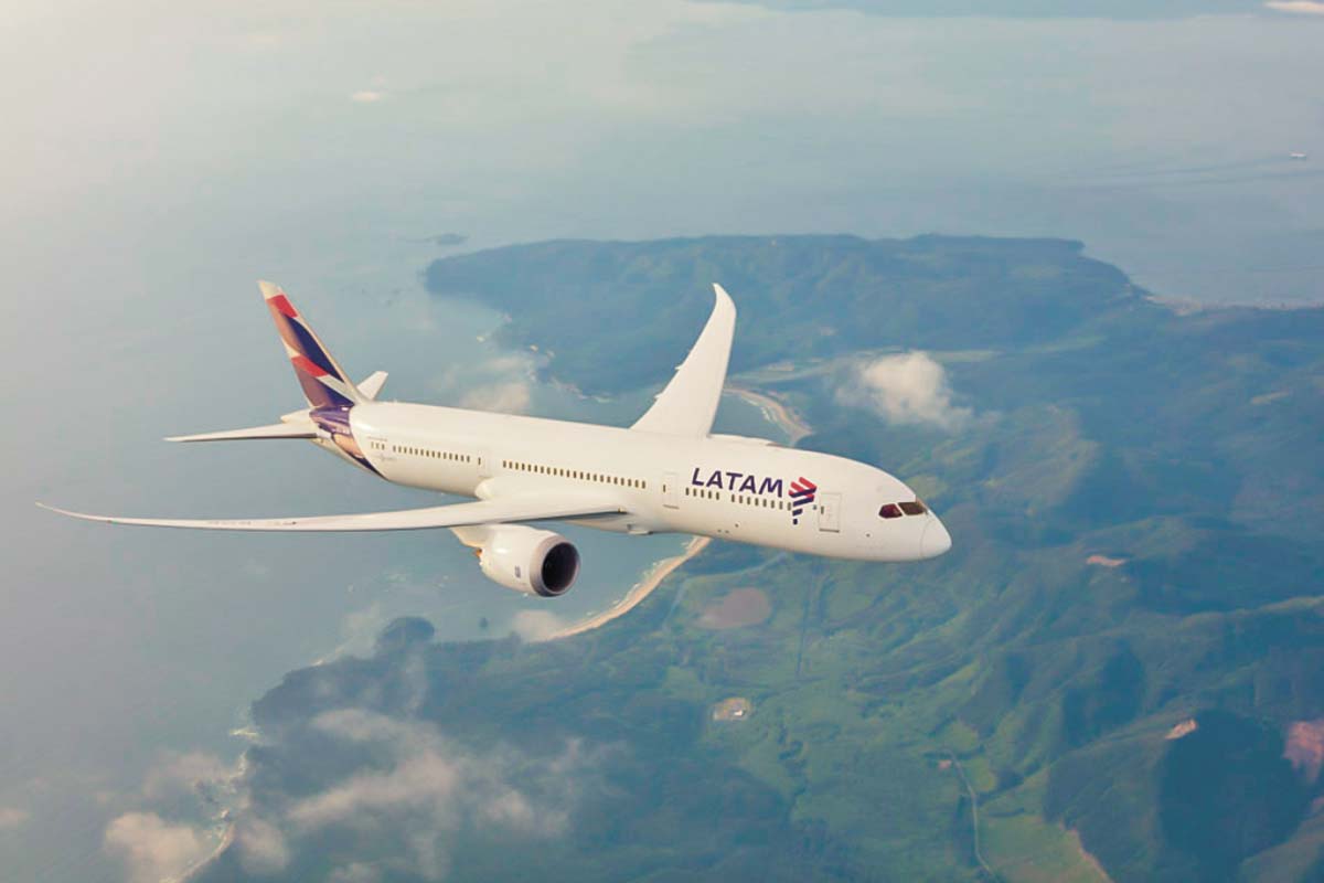 <p>Activan protocolo: pasajero en vuelo de Latam desde Calama aseguró tener una bomba a bordo</p>