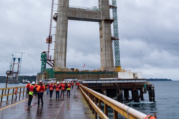 Pila Norte del Puente Chacao alcanza 98% de avance y el MOP asegura que la megaobra va al día para su entrega en 2028