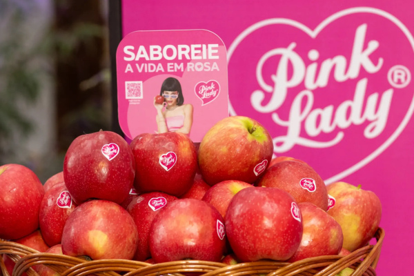 <p>Comité de Manzana Pink Lady lanza en Sao Paulo su campaña promocional 2026 ante importadores y representantes del retail</p>