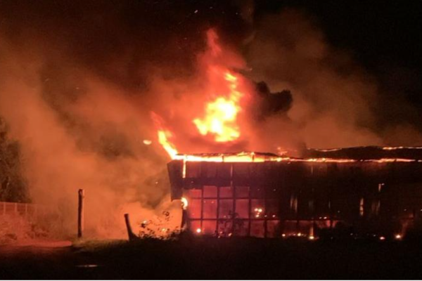 <p>Incendio de bodega de WOM en Isla de Pascua destruye equipos para red 5G y daños se estiman en $ 136 millones</p>