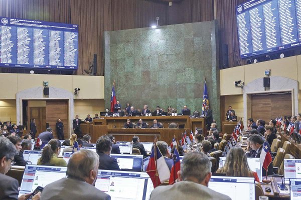 Cámara de Diputados respalda y despacha al Senado reajuste del salario mínimo