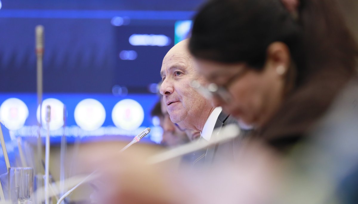 La oposición presiona a Quiroz y le pide que elija entre aprobar la ley miscelánea o el proyecto que aumenta el techo máximo de endeudamiento del Estado