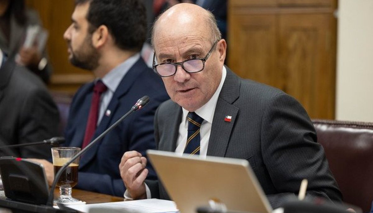 Quiroz sorprende anunciando proyecto sobre levantamiento de secreto bancario