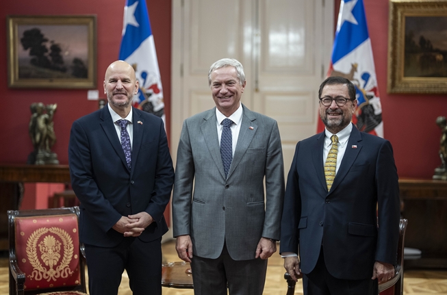 <p>Segunda vez en La Moneda: Embajador de EEUU se reúne con el Presidente José Antonio Kast</p>