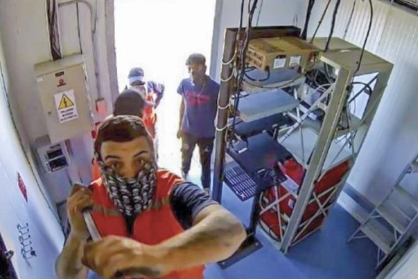 Robos de baterías golpean a las telcos: en 2025 se registraron casi 8 mil sustracciones ilícitas en Chile