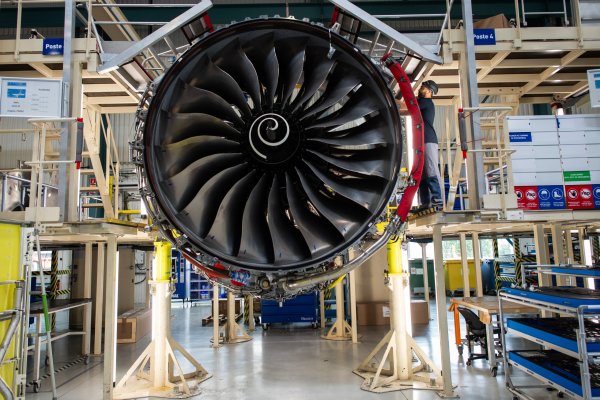 <p>United Airlines pone a Rolls-Royce “en la banca de los acusados” por disputa contractual</p>
