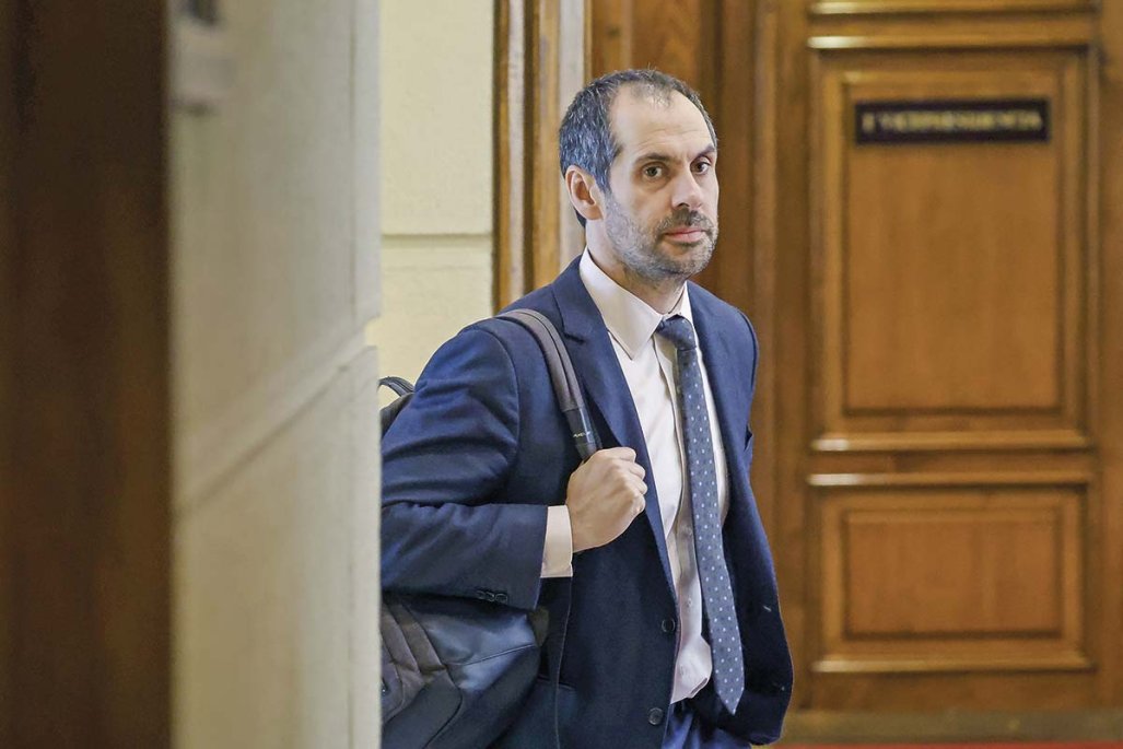 Grupo de más de 50 economistas salió a respaldar a exministr
