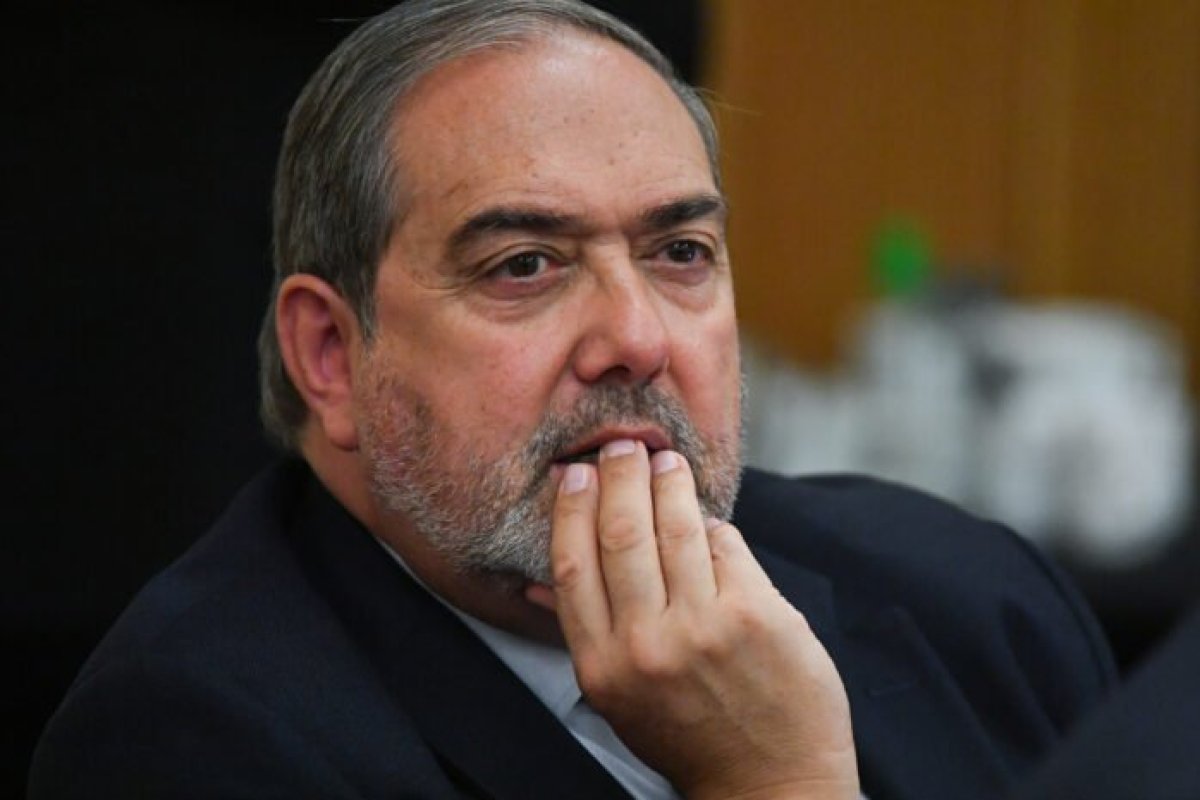 <p>Diputado Bianchi por la AC contra exministro Grau: “Con esto, Quiroz, se asegura sí o sí una acusación constitucional que nadie podría rechazar”</p>
