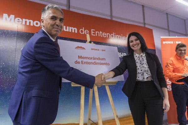 Sierra Gorda SCM y Minera Spence acuerdan explorar oportunidades de colaboración entre sus operaciones vecinas en la Región de Antofagasta