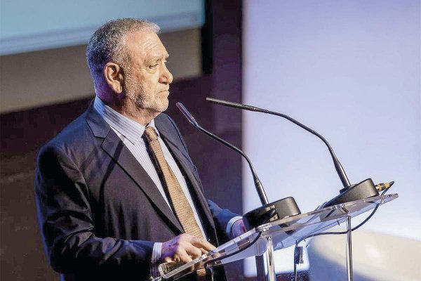 <p>Augusto Álvarez Rodrich, analista político y economista peruano: “Pareciera que falta contabilizar mesas de Lima y del extranjero,lo que favorecería a Fujimori”</p>