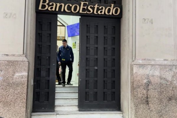 <p>Ahora en DF | PDI allana sucursal de BancoEstado tras revelarse vínculo de ejecutiva con el Tren de Aragua</p>