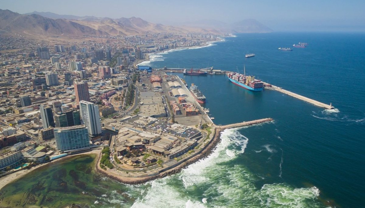 Puerto de Antofagasta inicia ampliación de molo de abrigo, p