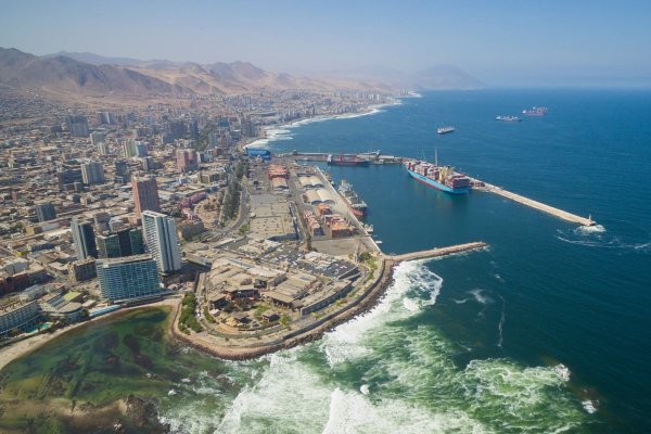 <p>Puerto de Antofagasta inicia ampliación de molo de abrigo, proyecto que demandará una inversión de $ 45.900 millones</p>