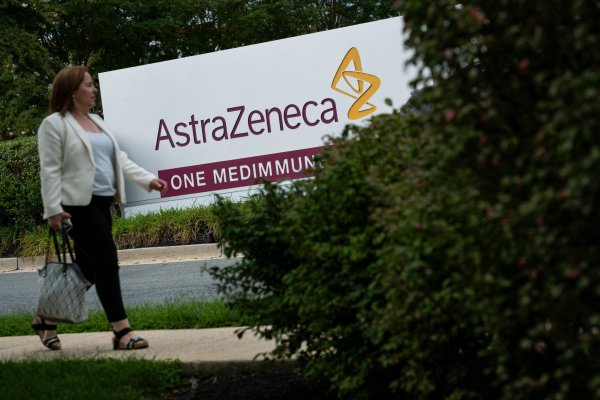 <p>AstraZeneca avanza con píldora para bajar de peso y apunta a líderes del mercado de obesidad</p>