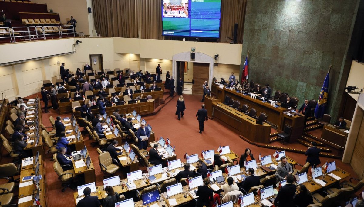 Con mayoría de oposición, se nomina la Comisión Re