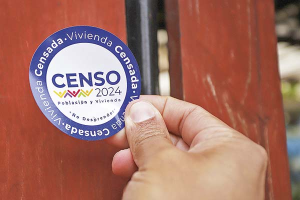 Nueva denuncia: Contraloría revela que el INE contrató censistas con antecedentes penales para Censo de 2024
