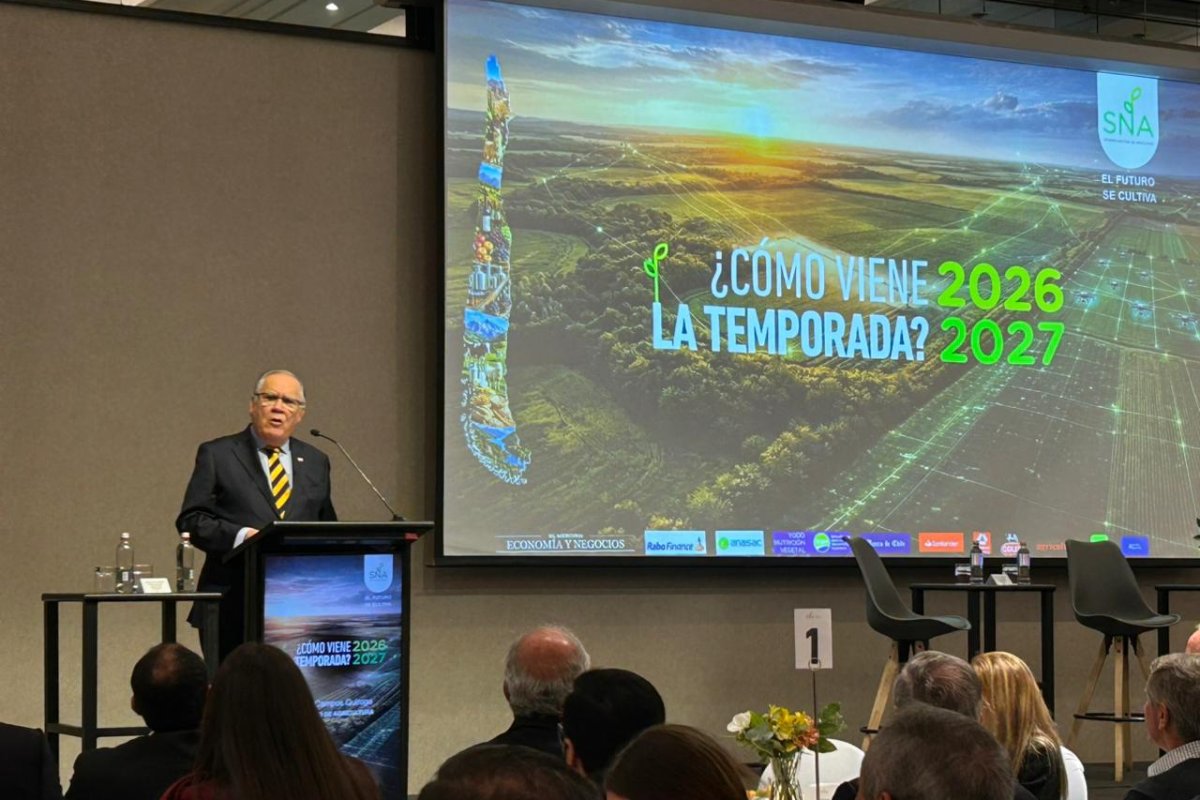 <p>El ministro Campos en el seminario agrícola de este miércoles.</p>