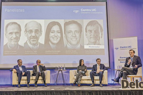 <p>Los directores de empresa: Enrique Ostalé, Guillermo Tagle, Josefina Montenegro, Andrés Trivelli, y Luis Hernán Paul.</p>